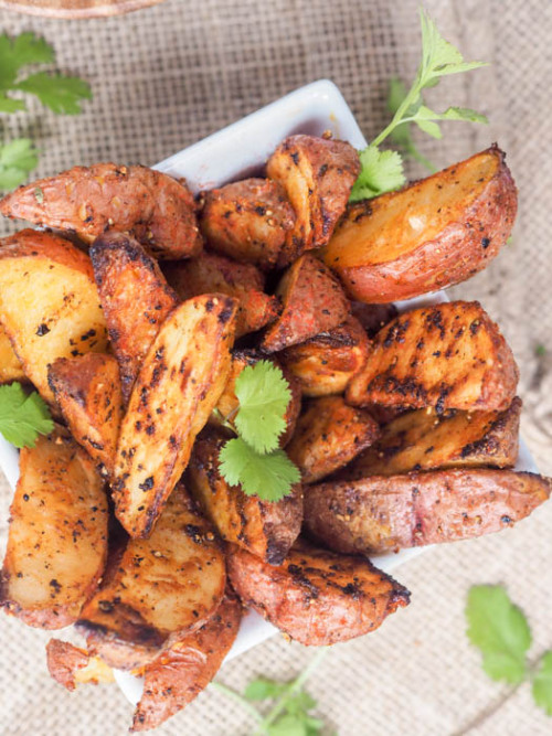 toomanynoms: SUBMISSIONOven Roasted Potato Wedges with Spices (recipe)Healthier than fries and even 