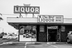 stevewillard:  Top Hat Liquor on Flickr.