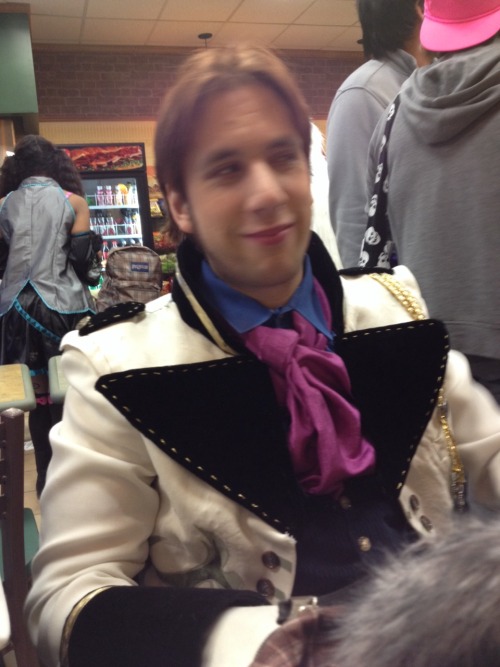 paintedrapunzel:Photos of the boys at the convention this week, Hans being Hansome as usual and Kr