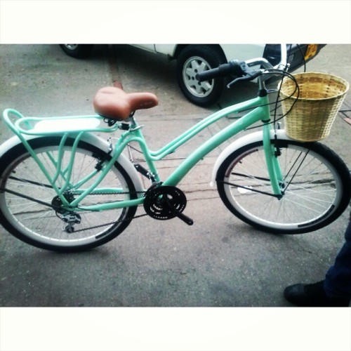 instabicycle: Via @bicicletasg.l: #bicicleta #bicycle #playera #classic #verde #menta #blanco #cafe 