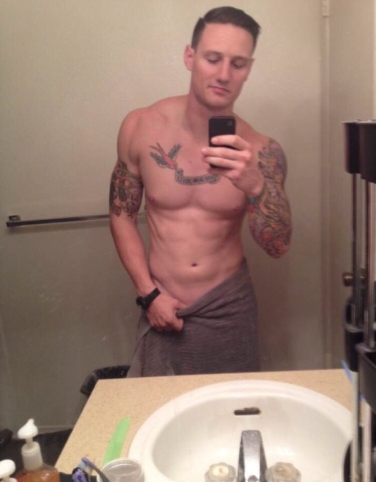 relads:  exclusivekiks:  Muscle guy shows it all 💋🔥💋🔥💋🔥💋🔥🔥🔥🔥💋🔥🔥💋🔥💋💋🔥🔥