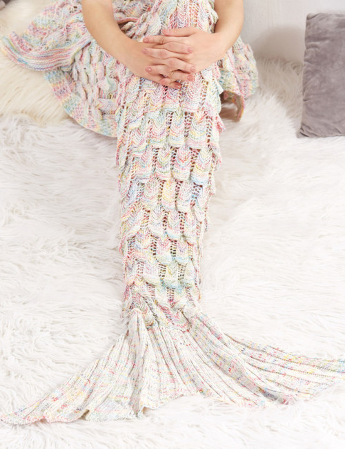 tokyoki:Multicolor Textured Fish Tail Knit Mermaid Blanket