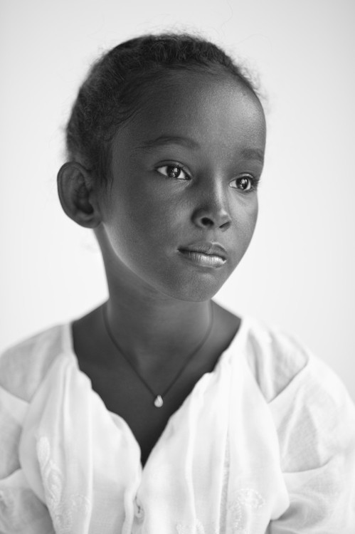 actionables:  Her name is Safa Idriss Nour and she played supermodel Waris Dirie