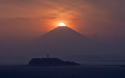 inferior:  Mt.Fuji, Enoshima By MT