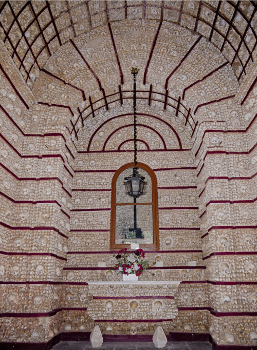 congenitaldisease:The Capela dos Ossos Bone Chapel is an ossuary located in Faro, Portugal. The chap