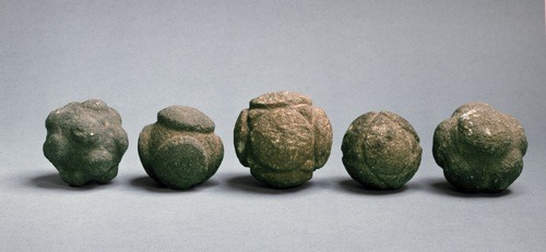 seraphwolfy:  markwulfgar:  ishiganto:  The Five Regular Geometric Solids  Like a
