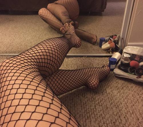 ms-organic-lust:Sometimes we wear #fishnets because they #feelsexy.  Sometimes we wear them to #surp