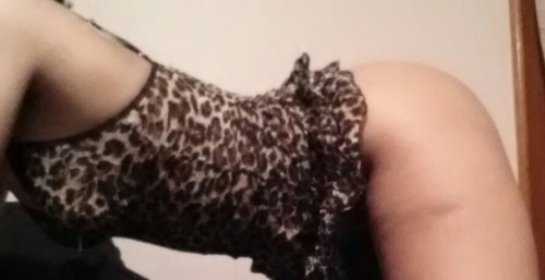 ynglatinmilf:  Fisky kitty! Please reblog ynglatinmilf.tumblr.com