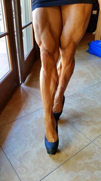 kilroy123arr: Hot legs!