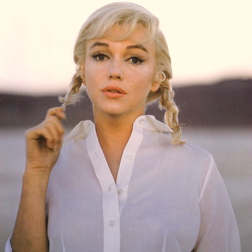 littlenymphetnell:  Marilyn Monroe acting cute. I would consider Marilyn a nymphet.