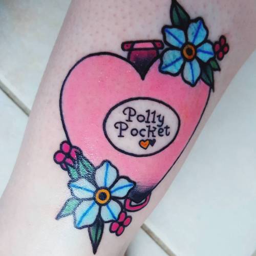 Fresh Polly Pocket from today’s 90s flash day. I love it! by @missquartz #pollypocket #tattoo