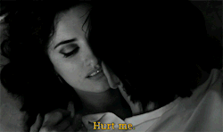 missxsubmissive:  Hurt me
