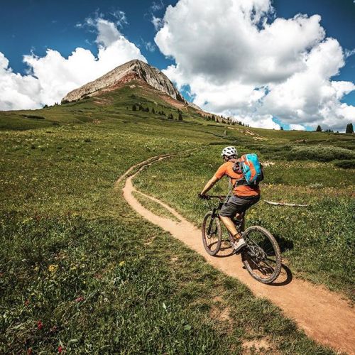 thebicycletree: @eric_odenthal Below Engineer mountain, Colorado. by whitphotography ift.tt/1