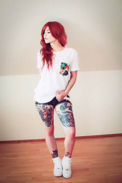 redheadcontrol:  Síguenos en Facebook! Carly 