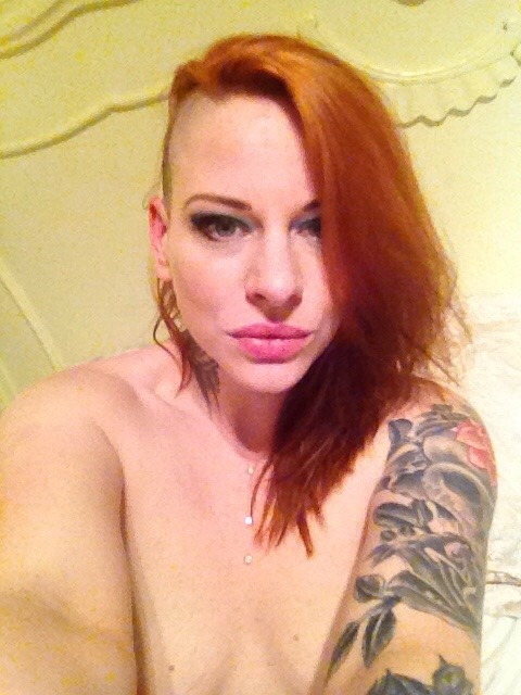 officialelouise:  Hey boys & girls, what do you think to my new hair? 😉 E xox