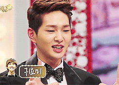littleshinee-deactivated2017050:  Cute Onew doing Gwiyomi. ^▽^ 