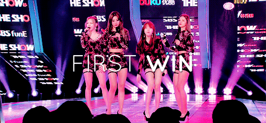 dailygsdgifs:    🎉i’ll be yours first win!🎉    