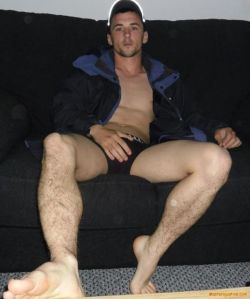 fucken papi… love those legs