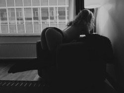 loving-sexiness:  ..he told her to wait there……and