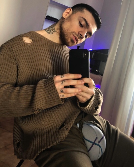frederickrave:  Instagram: @mrfreddykrave