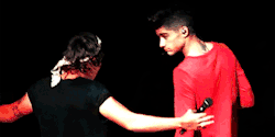 singingmalik:  Zayn scolding Harry for saying that salmon would be a food he would refuse to eat. (x)           