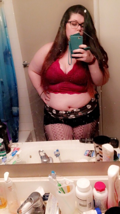chubby-bunnies:How you gonna be fat & love your body? Just like thisCome say hi, show some love 