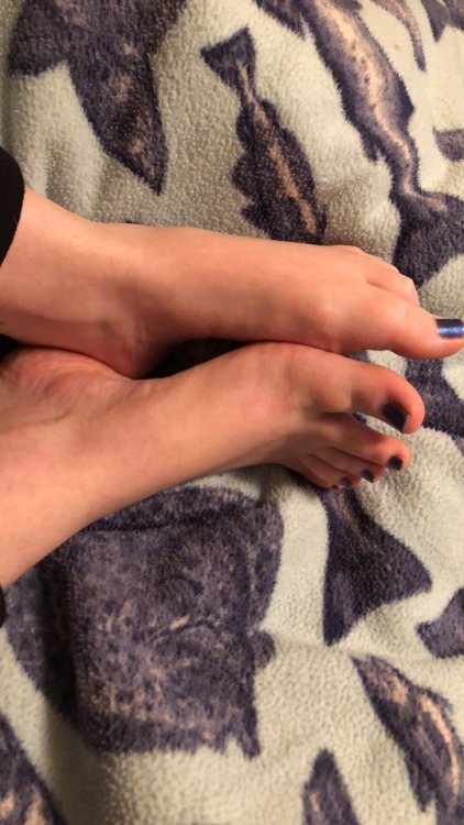 I love my dark blue polishcurrently taking requests, message me on kik or snapchat @ taybbiz !!