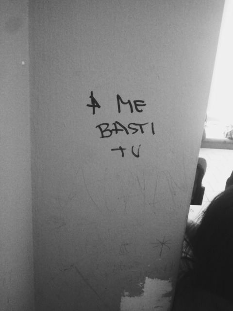 sorrisimancati:  stringimidipiu:  ☯  bastavi