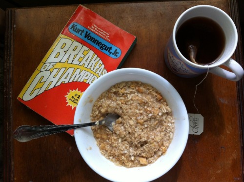 vanireads: March Book Photo Challenge Day XIV: Yummy - Breakfast of Champions by Kurt Vonnegut