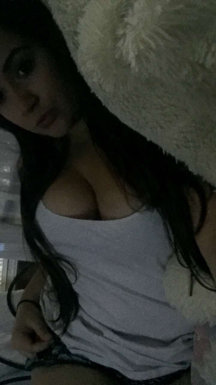 ditzyslut:  Snapchat: ditzyslutty ❤️ msg me to get my vip 