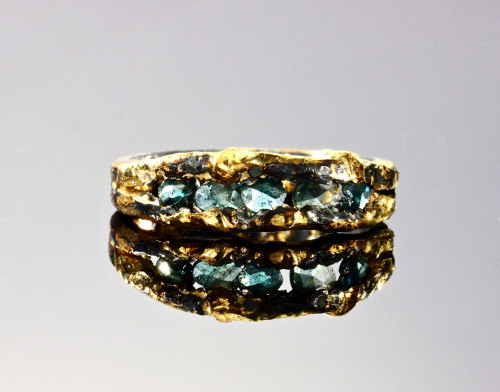 preludes-and-prufrock:sosuperawesome:Rings by Wallis Reid Jewelry on EtsyMore like this Now THESE ar