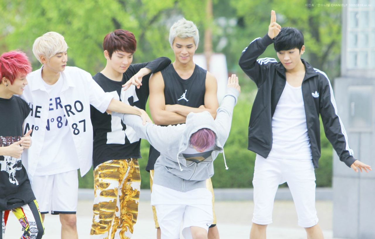 only-yooricky:  [Fantaken] TEEN TOP - 130831 Music Core Mini Fanmeeting {3 pics.}