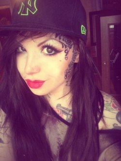 zeldazinix:  My best friend is super gorgeous :)  Can we c more of her =) cute an hot ink