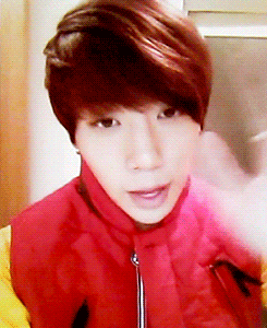 hoontokki:   Hoon being adorable in his Starcall  