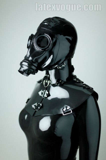 latexvogue:New heavy rubber fixation collar :)More at: www.latexvogue.comPhoto by: Murhaaya.comModel