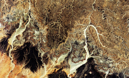 Algerian Sahara par European Space AgencyVia Flickr :The Sahara desert’s sandy and rocky terrain in 