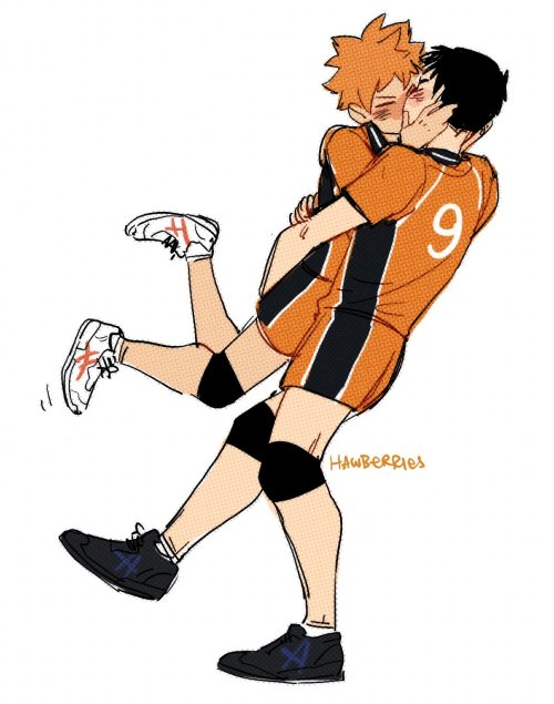 hawberries:what ISN’T volleyball but FEELS like volleyball??[images are two drawings of hinata and k