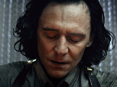 dailyloki:“And we’ve got a Loki who, at the top of our show, assessed himself as a villa
