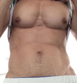 asianhunk-pecs-nips-asses:  Wanna clamp those nipples with clothespins!