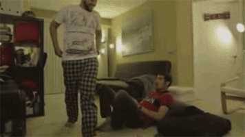 xskrx:  My first gif (ever) for the bestest scene of the youtube series @3yal_apt ! #شقة_العيال
