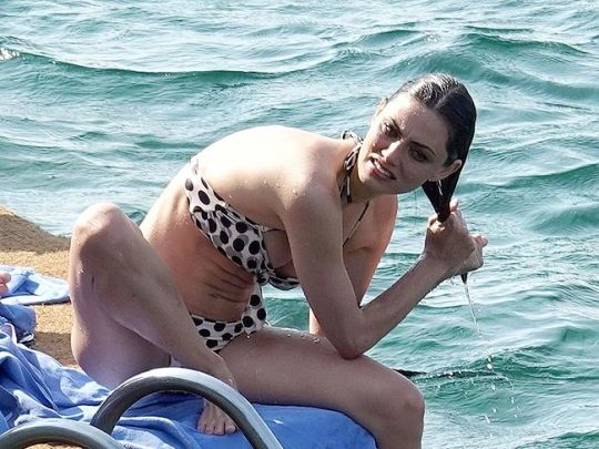 Phoebe Tonkin Caught By Paparazzi In Sexy Bikini adult photos