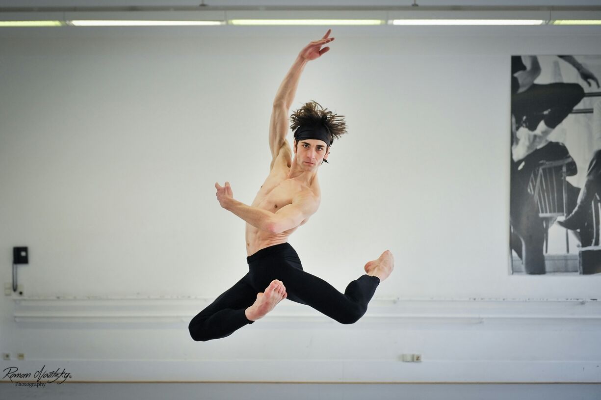vaganovaboy: Friedemann Vogel rehearsing ‘Bolero’. Photos © Roman Novitzky.
