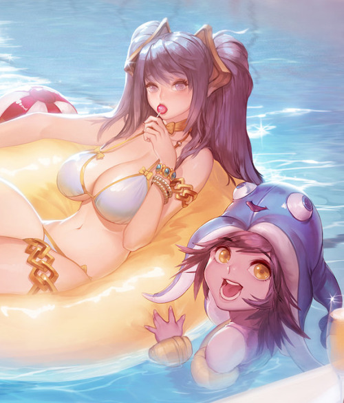 league-of-legends-sexy-girls:  Pool Party Sona by InstantIP 