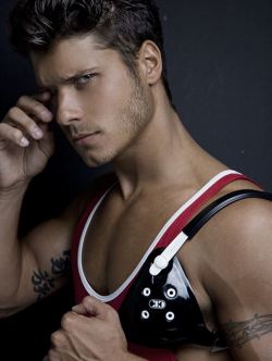 mancrushoftheday:  Cody Calafiore, featured on mancrushblog.com (via @man_crush)