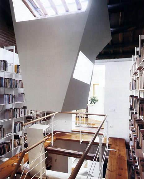 Enric Miralles - La Clota House. Barcelona, Spain. 1996The two parts of the project are united by a 