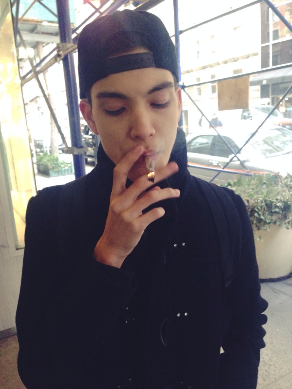 bravevvolf:  b0mbshell101:  先生 i follow back 先生  can i marry you