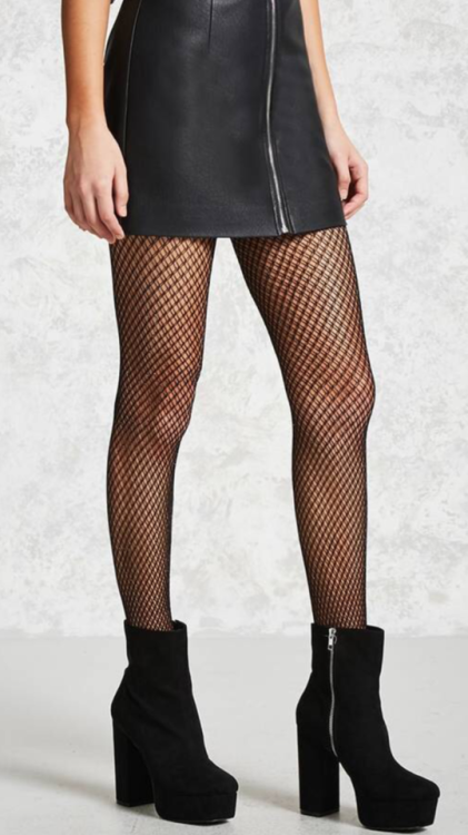 FOREVER 21 Metallic Knit Fishnet Tights - shopstyle.it/l/hcPf A pair of sheer fishnet tights 