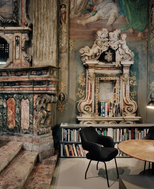 setdeco:Office of Architekt Massimiliano Locatelli in a 16th century church in Milano, complete with