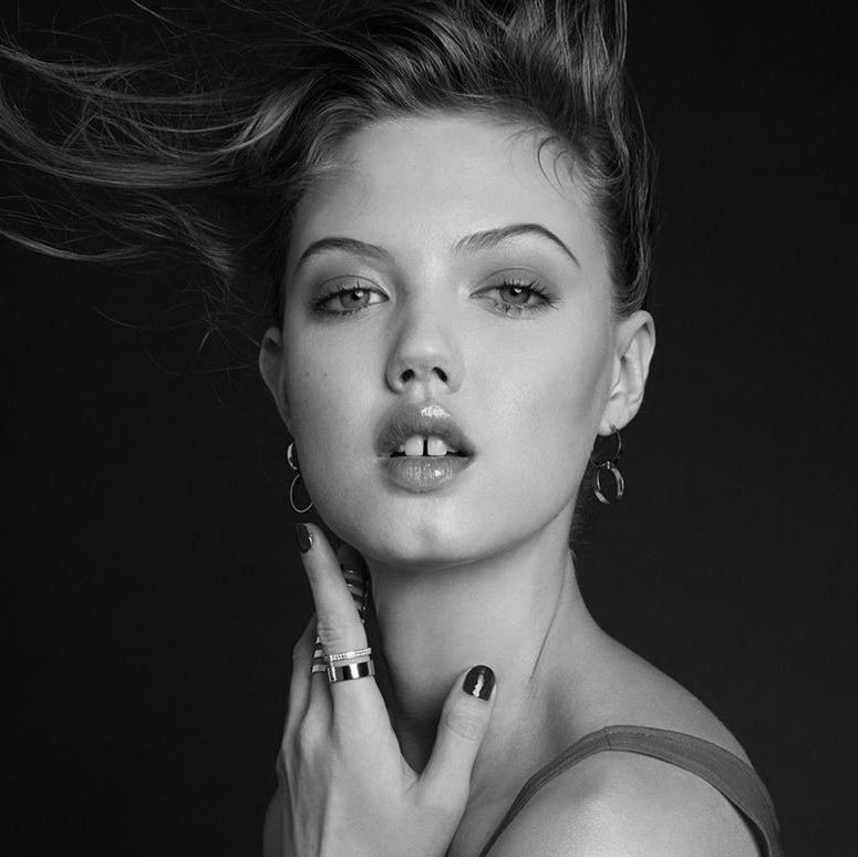 modelmeth:Lindsey Wixson in The Golden Girl by Santiago &amp; Mauricio Sierra 