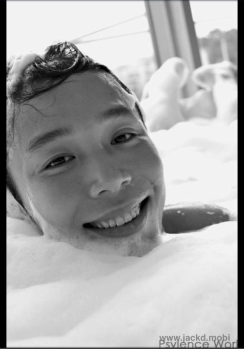 jackdasians:  Follow http://jackdasians.tumblr.com/ for more Asian guys! Send Jack’d photos to snapchat - Jackdasians